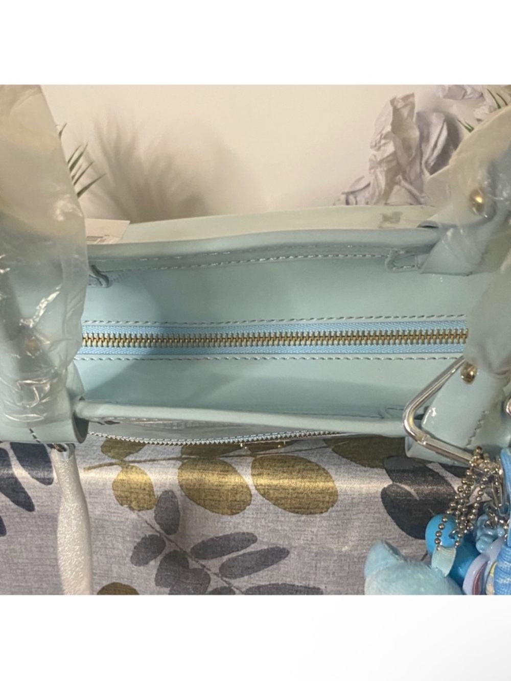 Dooney & Bourke NWT Beacon Patent leather tote, with Dusty registration card - Picture 13 of 15